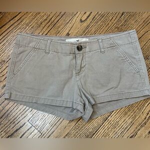 Hollister Womens Size 1 W25 Chino Khaki Booty Shorts Pockets